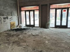 C11883位于昌吉市大学城内商铺出租