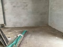 C11883位于昌吉市大学城内商铺出租