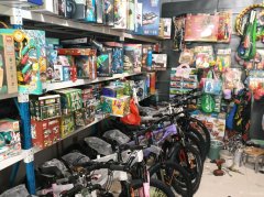 C11886位于阜康市商贸城附近经营中玩具店转让