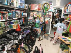 C11886位于阜康市商贸城附近经营中玩具店转让