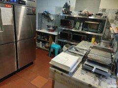 C11895位于五家渠102团八一路附近快餐店转让