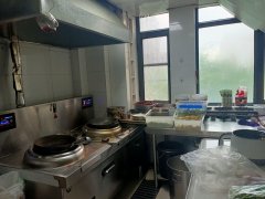 C11910位于迎宾路莱茵庄园美食街快餐店低价急转