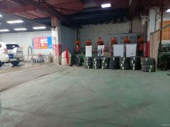 C11918位于昌吉市屯河路经营中汽修洗车店转让