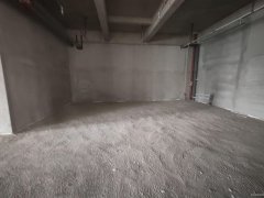 C11943呼图壁客运站301平旺铺出售