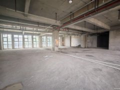 C11943呼图壁客运站301平旺铺出售