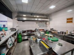 C11942米东区鸿翔电子城附近90平餐厅转让