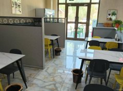 C11958位于呼图壁县吉祥花园小区附近临街抓饭店转让