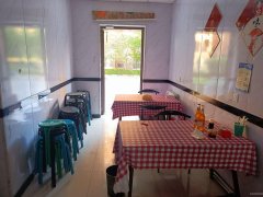 C11962位于迎宾北路航空嘉园小区附近餐饮店低价转让