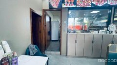 C11963位于昌吉绿洲路绿洲华庭对面餐厅转让