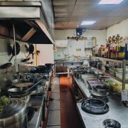 C11964昌吉阜康博文路阜华景源东门营业中精装修餐厅转让