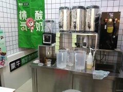 C11995位于昌吉市延安北路东方广场商城负一楼经营中饮品店