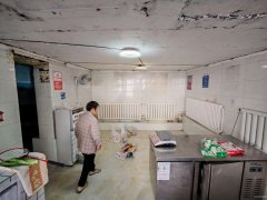 C12007幸福路北四巷35平旺铺转让