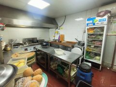 C12012公园北街沿街商铺经营中餐厅转让