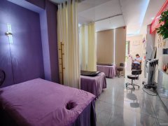 C12023米东区云鼎大观一期45平美容院转让