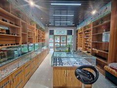 C12092阜康二中60平眼镜店转让