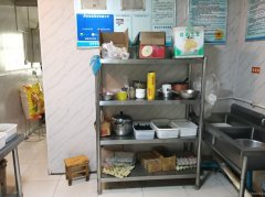 C12099位于呼图壁县东风大街城镇派出所附近临街快餐店转让