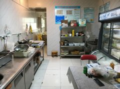 C12099位于呼图壁县东风大街城镇派出所附近临街快餐店转让