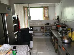 C12099位于呼图壁县东风大街城镇派出所附近临街快餐店转让