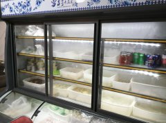 C12099位于呼图壁县东风大街城镇派出所附近临街快餐店转让