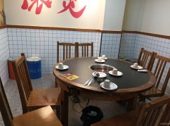 C12088位于五家渠市贝鸟语诚小区附近临街餐饮店转让