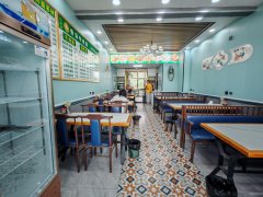 C12080紫祥园大门口68平餐厅转让