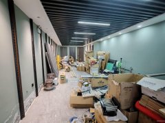 C12106呼图壁万德商贸城136平旺铺出售