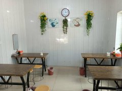 C12030位于昌吉市宁边西路经营中早餐店转让