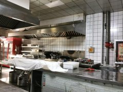 C12119位于呼图壁县西市南路临街餐饮店转让