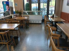 C12119位于呼图壁县西市南路临街餐饮店转让