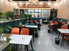 C12120位于呼图壁县上二工路临街餐饮店转让