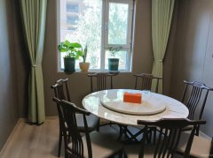 C12121位于昌吉市屯河路馨河湾东门临街店面转让