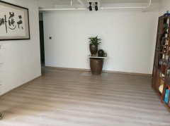 C12121位于昌吉市屯河路馨河湾东门临街店面转让