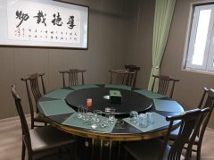 C12121位于昌吉市屯河路馨河湾东门临街店面转让