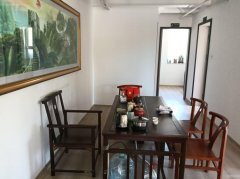 C12121位于昌吉市屯河路馨河湾东门临街店面转让