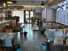 C12055位于绿洲路州四中附近临街餐饮店转让