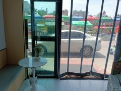 C12072位于昌吉市长宁南路华洋商圈经营中饮品店转让