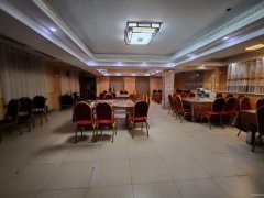 C12165呼图壁县上二工路840平餐厅转让