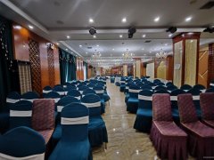 C12165呼图壁县上二工路840平餐厅转让