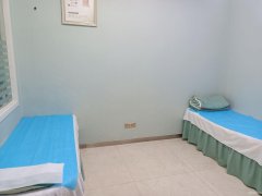 C12173位于昌吉市亚中商城附近美甲店转让