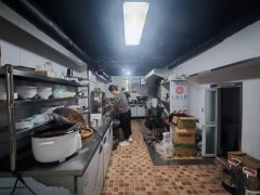 C12169康城果岭60平餐厅转让