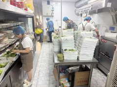 C12179位于昌吉市建国西路城建步行街快餐店转让