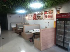 C12189位于阿勒泰市北屯西北路东方时代广场网红餐厅转让