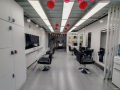 C12191万科天山府52平美发店转让