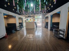 C12196阜康城北市场瑞桃园小区210平餐厅转让