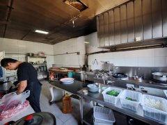 C12206红雁池物流园300平餐厅转让