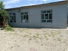 C12244位于呼图壁县五工台镇大泉路口附近农家院出租转让