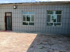 C12244位于呼图壁县五工台镇大泉路口附近农家院出租转让