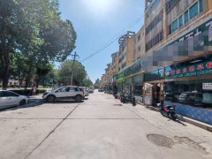 C12261呼图壁世纪嘉园北门104平餐厅转让