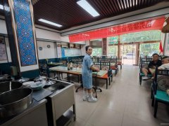 C12261呼图壁世纪嘉园北门104平餐厅转让