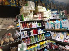 C12267商超转让 位于呼图壁县乌伊路水晶丽舍小区大门口